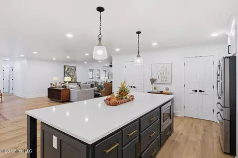 Kitchen - 2701 Highway 80, Brandon, MS 39042 photo 2 of 4