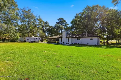 Exterior - 2701 Highway 80, Brandon, MS 39042 photo 6 of 9