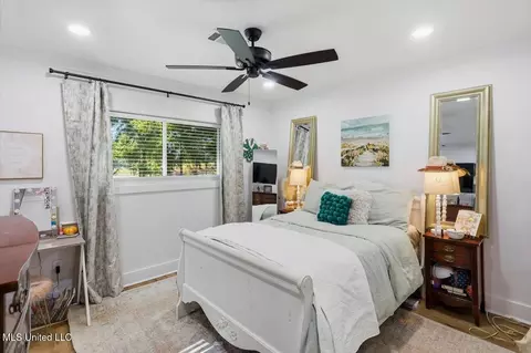 Bedroom - 2701 Highway 80, Brandon, MS 39042 photo 5 of 5