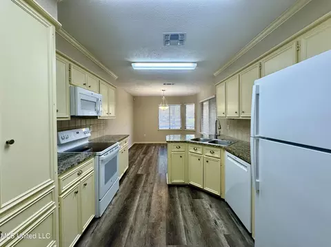 Kitchen - 351 E Cascades Cir, Clinton, MS 39056 photo 5 of 5