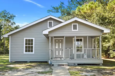4527 N Kreole Ave, Moss Point, MS 39563