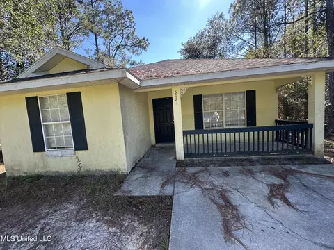 6123 W Lamar St, Bay Saint Louis, MS 39520