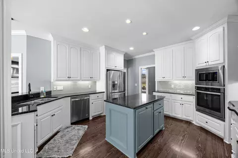 Kitchen - 100 Coldwater Cir, Clinton, MS 39056 photo 1 of 3