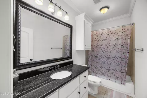 Bath - 100 Coldwater Cir, Clinton, MS 39056 photo 1 of 2