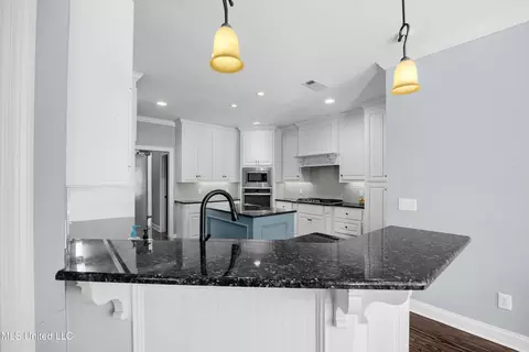 Kitchen - 100 Coldwater Cir, Clinton, MS 39056 photo 3 of 3
