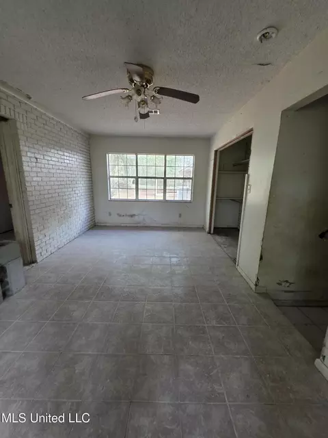 Living - 619 Highway 29, Wiggins, MS 39577 photo 2 of 2