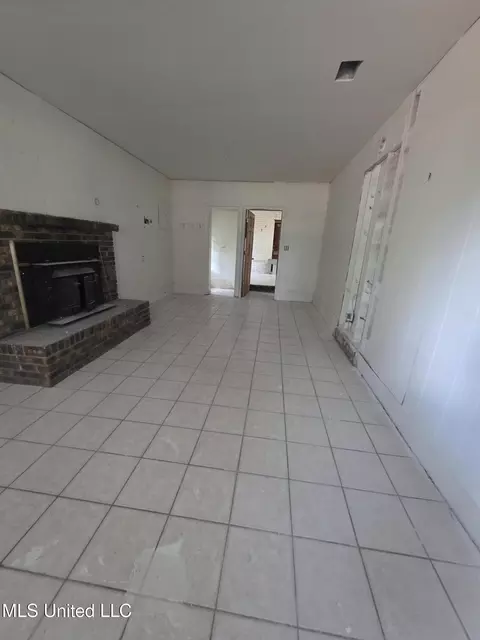 Living - 619 Highway 29, Wiggins, MS 39577 photo 1 of 2