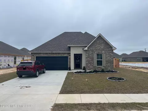 7725 Claymont Cir, Ocean Springs, MS 39564