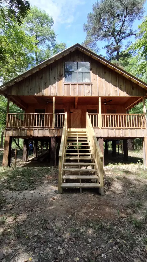 110 Rosenbaum Dr, Poplarville, MS 39470
