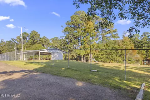 110 Pine Hill Cir, Florence, MS 39073 photo 27