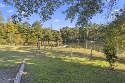 110 Pine Hill Cir, Florence, MS 39073 photo 28