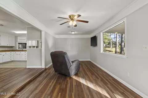 110 Pine Hill Cir, Florence, MS 39073 photo 11
