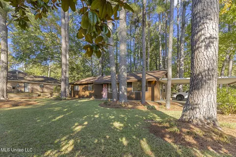 110 Pine Hill Cir, Florence, MS 39073 photo 2
