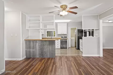 110 Pine Hill Cir, Florence, MS 39073 photo 6