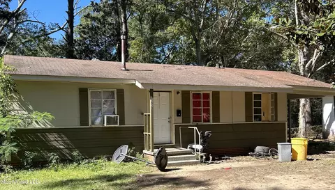 3131 Woodview Dr, Jackson, MS 39212