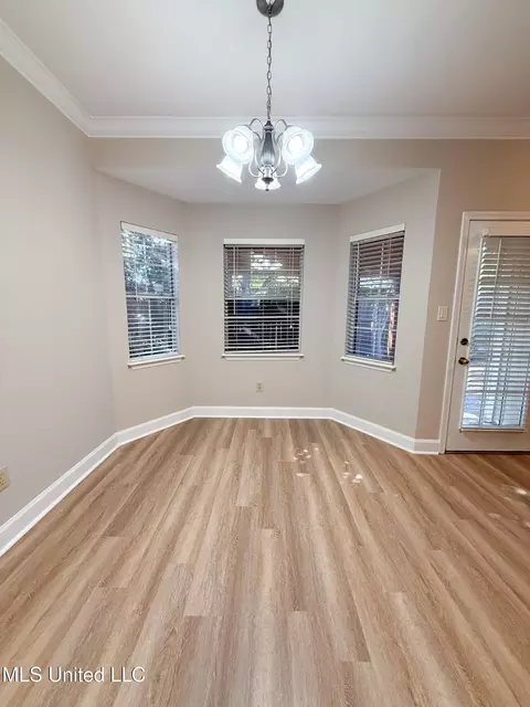 Dining - 110 Commonwealth Ave, Brandon, MS 39047 photo 2 of 2