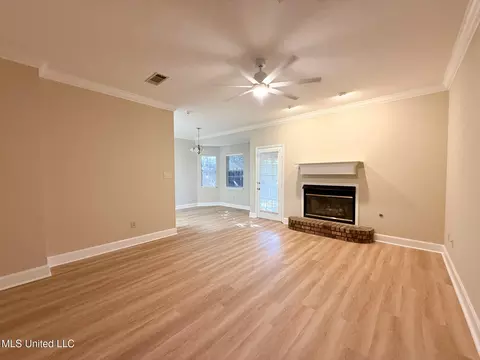 Living - 110 Commonwealth Ave, Brandon, MS 39047 photo 1 of 1