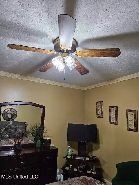 Bedroom - 6 Shore Dr, Clinton, MS 39056 photo 3 of 3