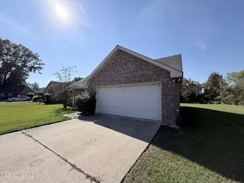 111 Kelly Cv, Canton, MS 39046