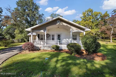 614 Ball Ave, Tylertown, MS 39667