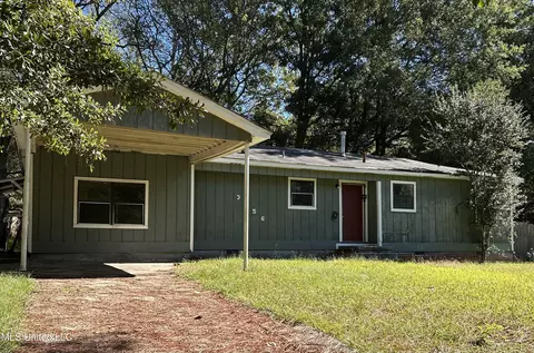 3156 Woodview Dr, Jackson, MS 39212