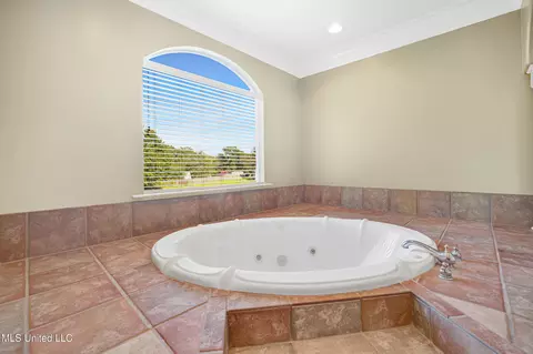 Bath - 18079 Pecan Ct, Saucier, MS 39574 photo 6 of 9