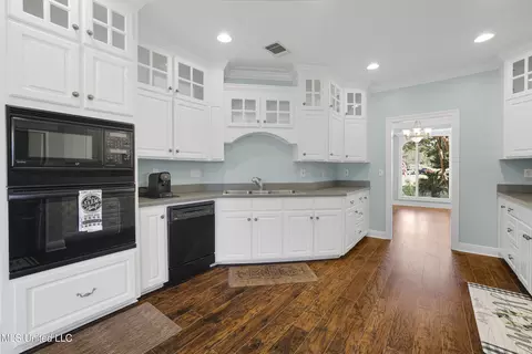 Kitchen - 18079 Pecan Ct, Saucier, MS 39574 photo 2 of 4
