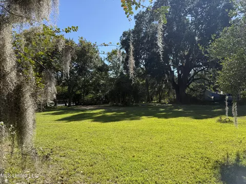 3109 Borries St, D'iberville, MS 39540