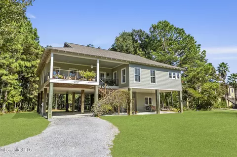 10720 Eagle Nest Rd, Ocean Springs, MS 39564
