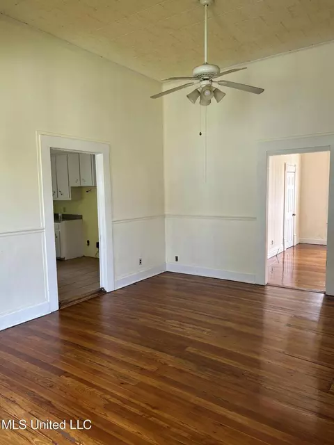 Other - 341 W Congress St, Brookhaven, MS 39601 photo 2 of 5