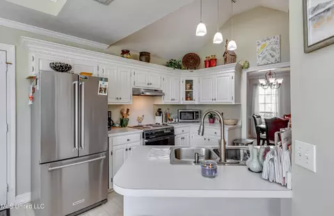 Kitchen - 2004 Bayberry Dr, Flowood, MS 39232 photo 1 of 8