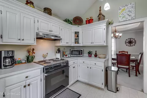 Kitchen - 2004 Bayberry Dr, Flowood, MS 39232 photo 8 of 8