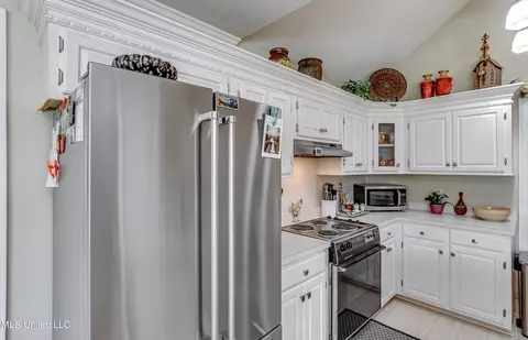 Kitchen - 2004 Bayberry Dr, Flowood, MS 39232 photo 3 of 8