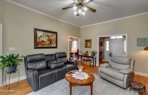 Living - 2004 Bayberry Dr, Flowood, MS 39232 photo 2 of 2