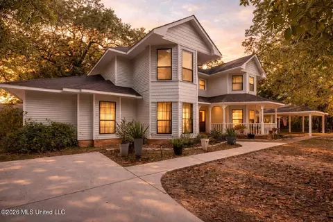 1613 Fairhaven Dr, Gautier, MS 39553