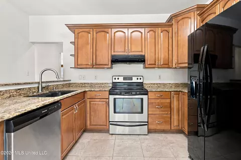 Kitchen - 131 Monk Mitchell Rd, Picayune, MS 39466 photo 3 of 4
