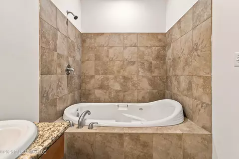 Bath - 131 Monk Mitchell Rd, Picayune, MS 39466 photo 3 of 6