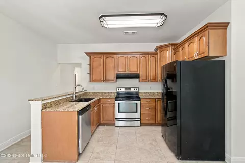 Kitchen - 131 Monk Mitchell Rd, Picayune, MS 39466 photo 2 of 4