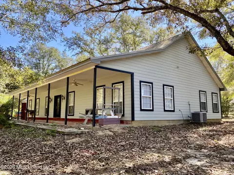 Exterior - 131 Monk Mitchell Rd, Picayune, MS 39466 photo 2 of 4