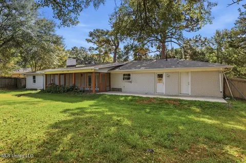 Exterior - 144 Rollingwood Dr, Jackson, MS 39211 photo 6 of 8
