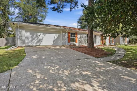Exterior - 144 Rollingwood Dr, Jackson, MS 39211 photo 2 of 8