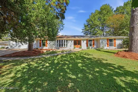 144 Rollingwood Dr, Jackson, MS 39211
