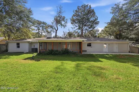Exterior - 144 Rollingwood Dr, Jackson, MS 39211 photo 7 of 8