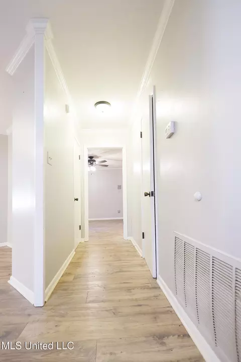 Entry Way - 1030 Kenna Rd, Summit, MS 39666 photo 1 of 2