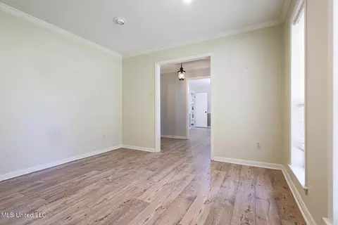 Living - 1030 Kenna Rd, Summit, MS 39666 photo 5 of 12