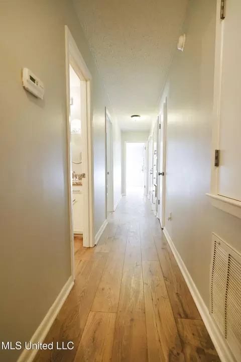 Entry Way - 1030 Kenna Rd, Summit, MS 39666 photo 2 of 2