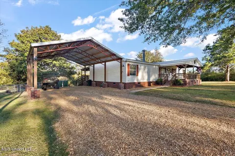 406 Kit Lewis Rd, Walnut Grove, MS 39189