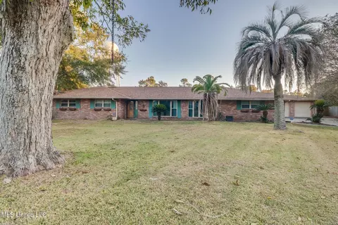 125 Vance Pl, Long Beach, MS 39560