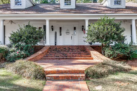 Exterior - 539 Dixton Dr, Brandon, MS 39047 photo 2 of 22