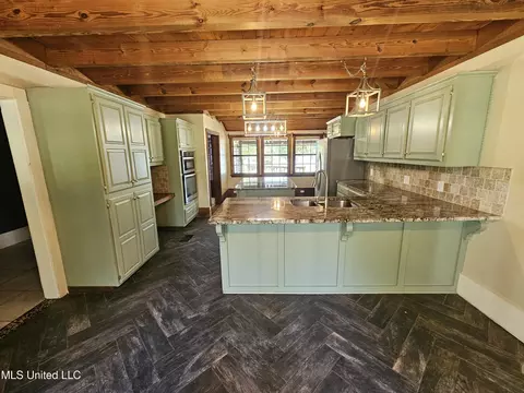 Kitchen - 4352 Pine Lake Dr, Terry, MS 39170 photo 2 of 5